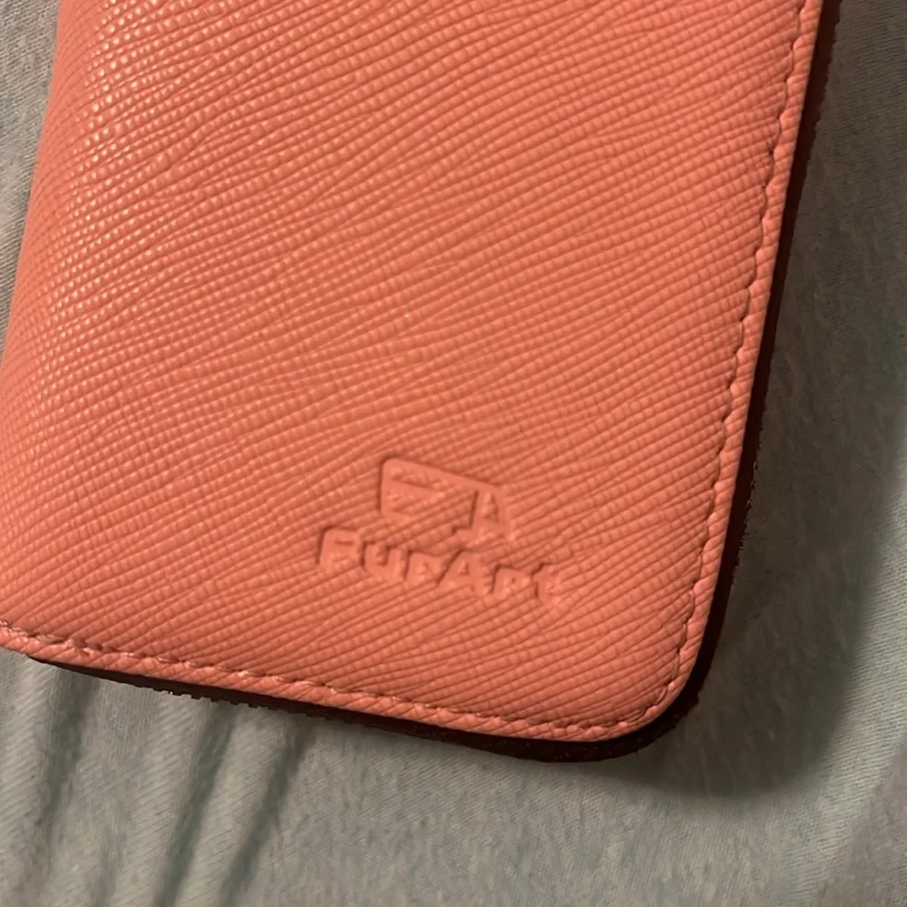 Wallet! - Picture 2 of 7